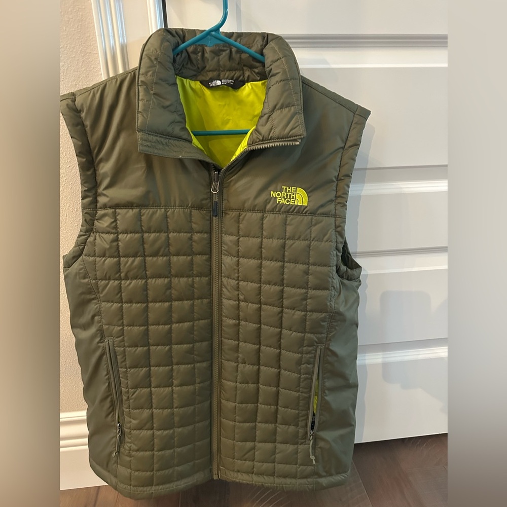 Men’s Northface Green Vest